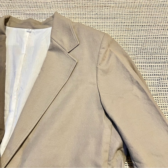 Uniqlo Blazer - Picture 2 of 6